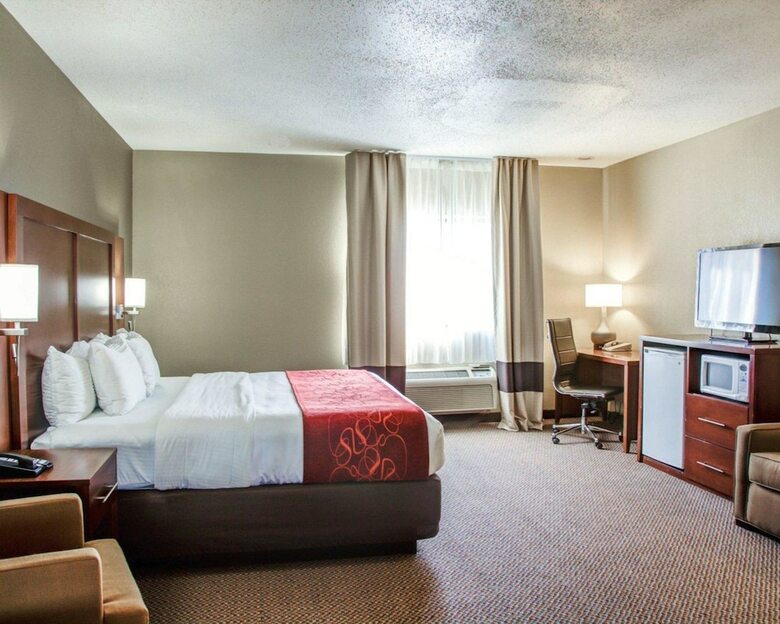 Hotel Comfort Suites Lombard - Addison