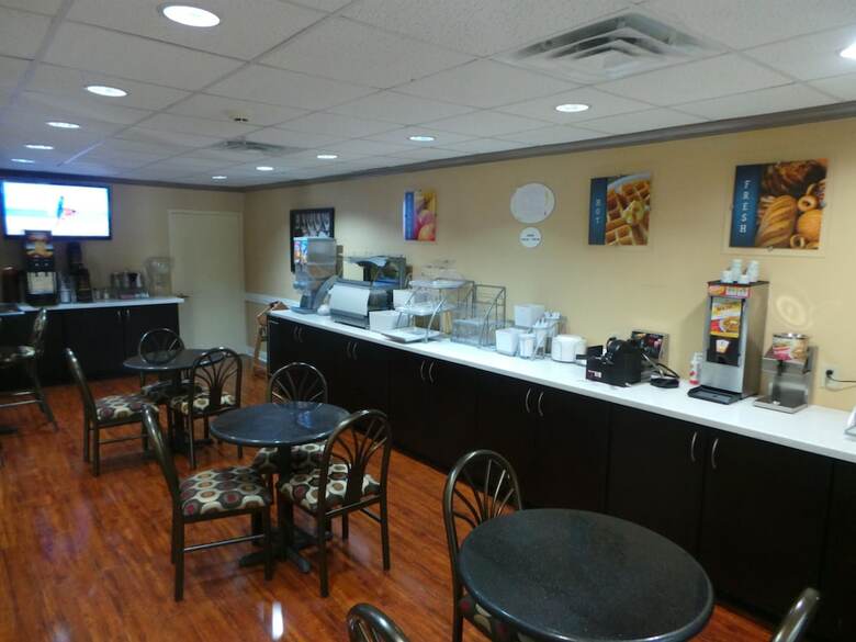 Surestay Plus Hotel By Best Western Alvin