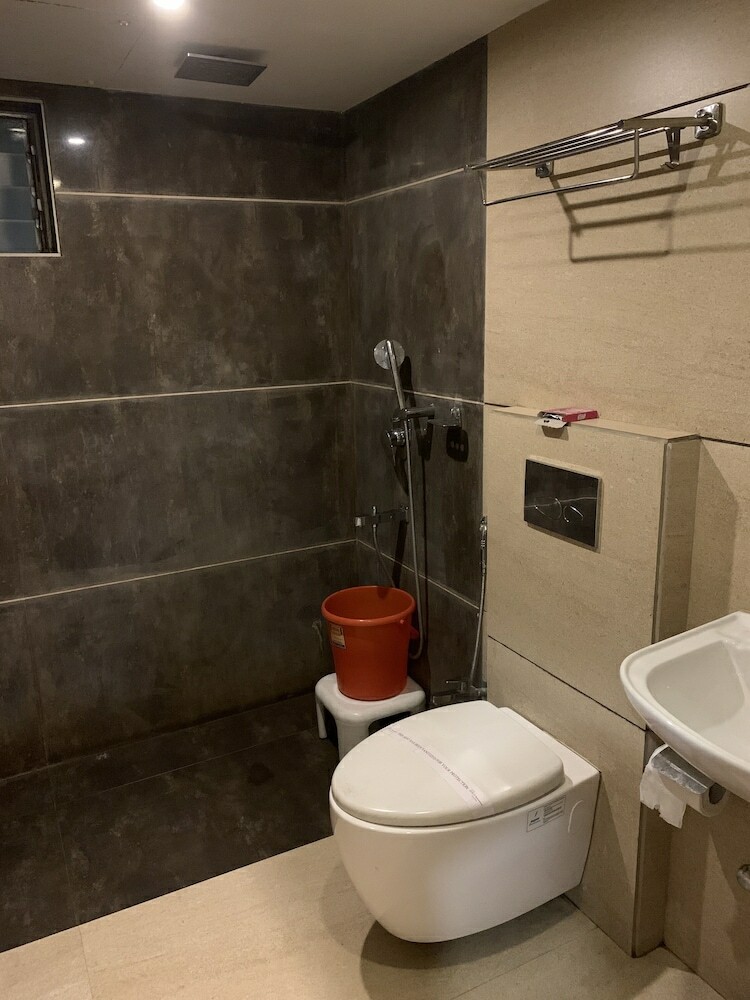 Hotel Shila International