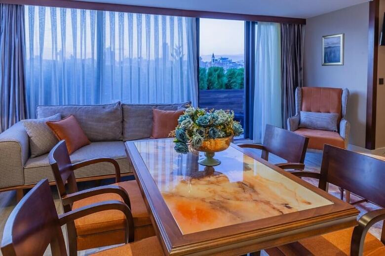 Lord Morgan Exclusive Design & Cihangir