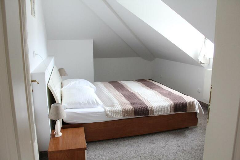 Ontario Hotel Garni