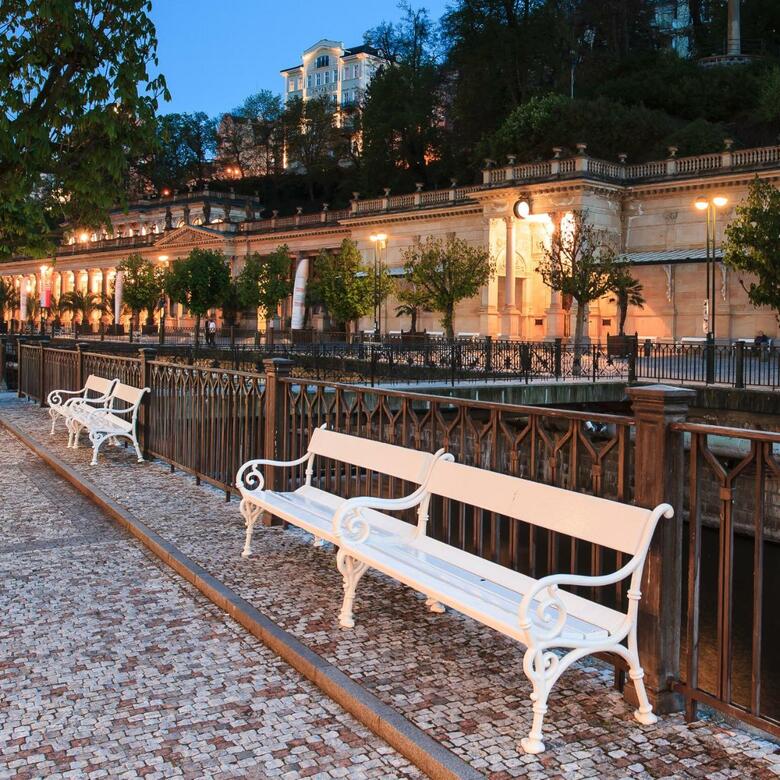 Ontario Hotel Garni