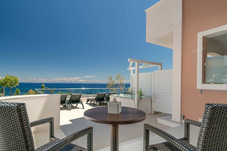Aparthotel Kymothoe Elite