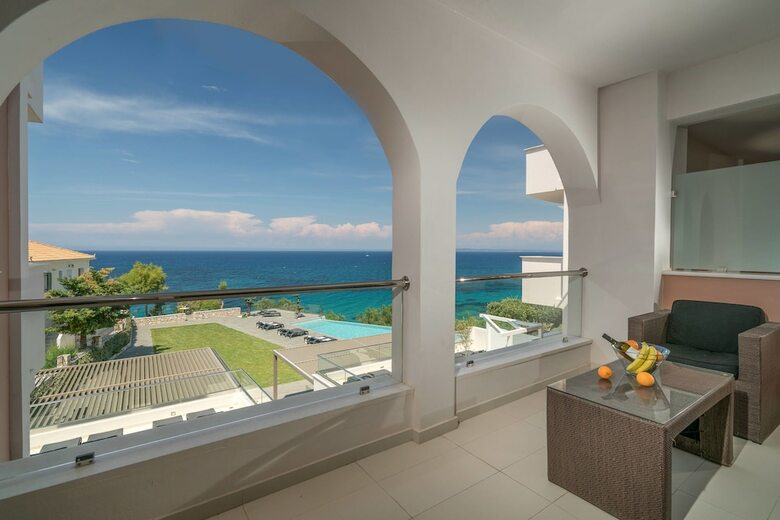 Aparthotel Kymothoe Elite