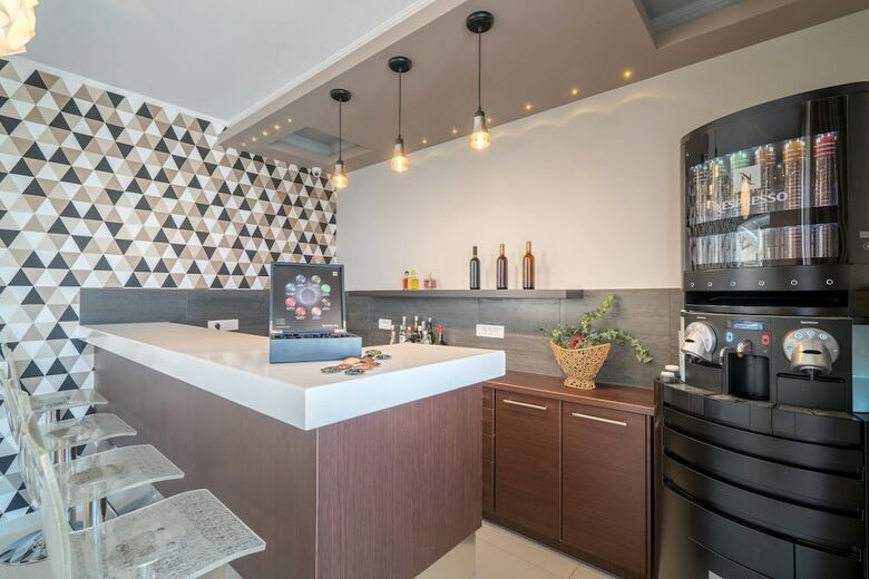 Aparthotel Kymothoe Elite
