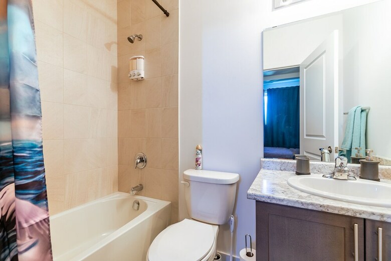 Simply Comfort Modern Hamilton Apartment