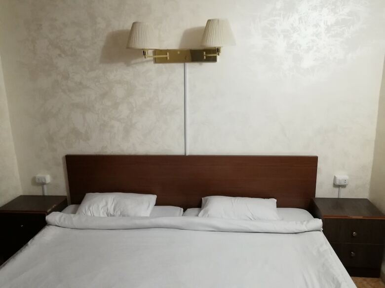 Al-houriat Hotel