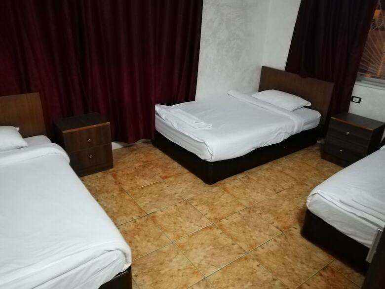 Al-houriat Hotel