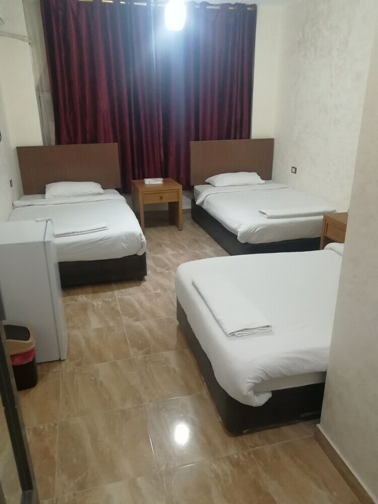 Al-houriat Hotel