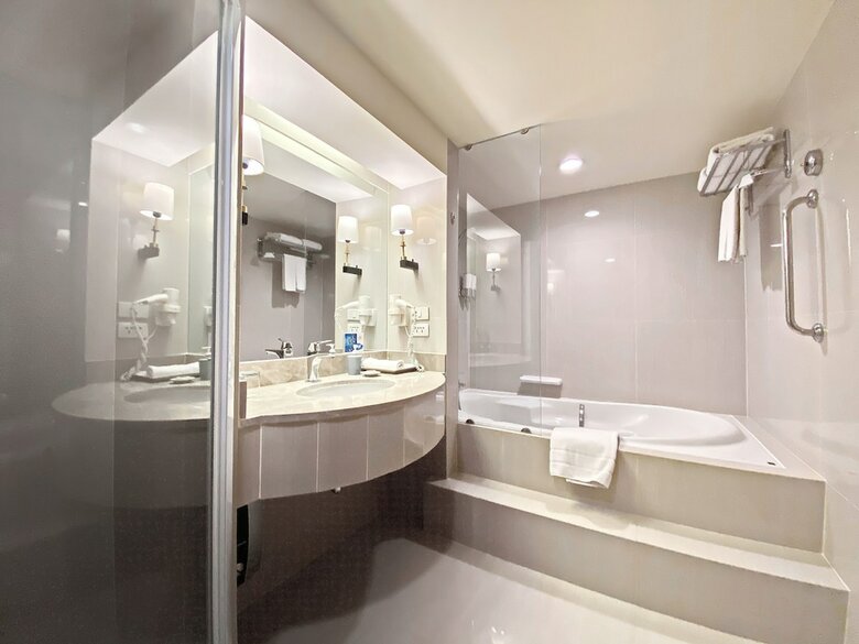 Silom Serene Hotel