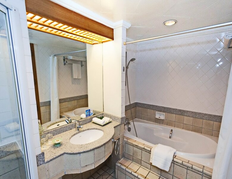 Silom Serene Hotel