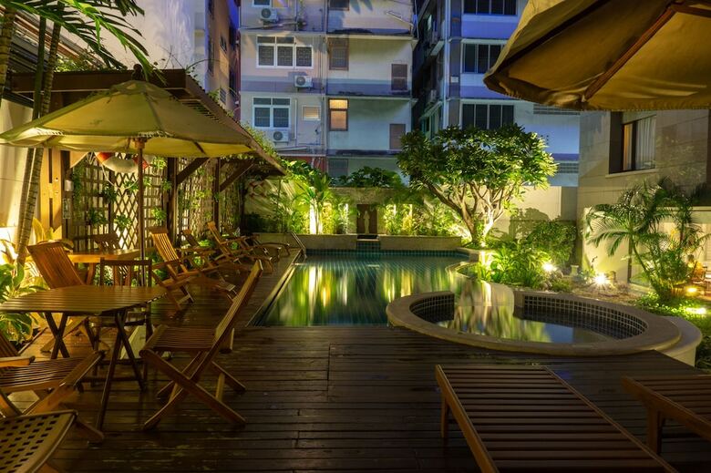 Silom Serene Hotel