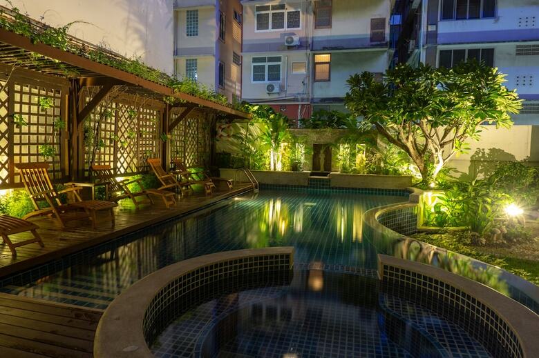 Silom Serene Hotel