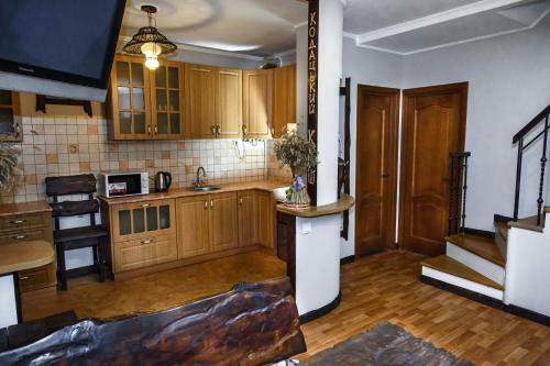 Hotel Dniprovskiy Dvir