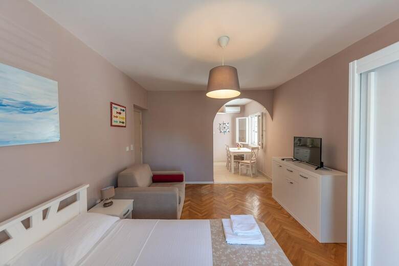 Ioannis Apartments