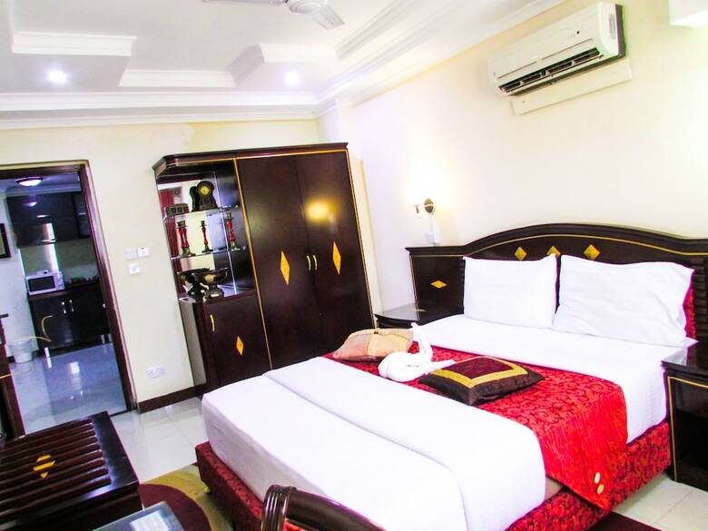 Urban Rose Hotel And Apartment