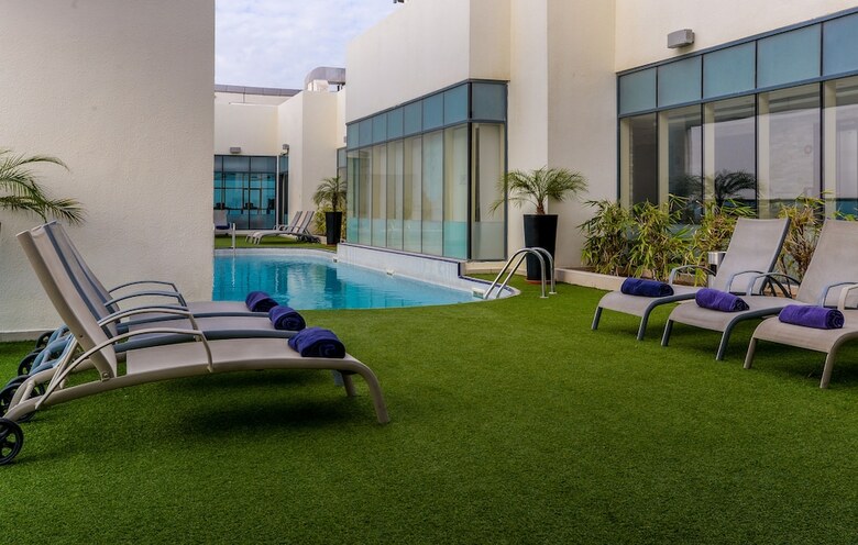 Aparthotel First Central Hotel Suites