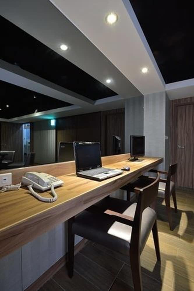 Friend Hotel - Yoyo