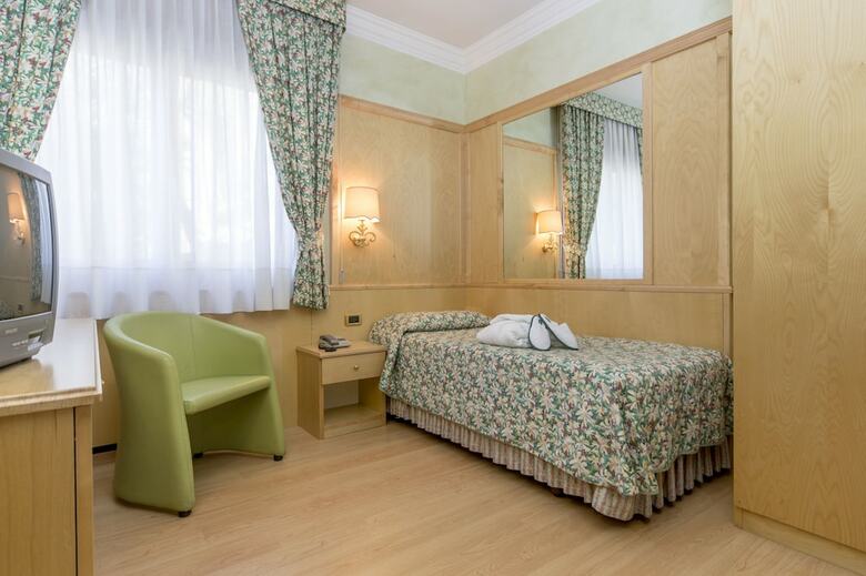 Hotel Comano Cattoni Holiday