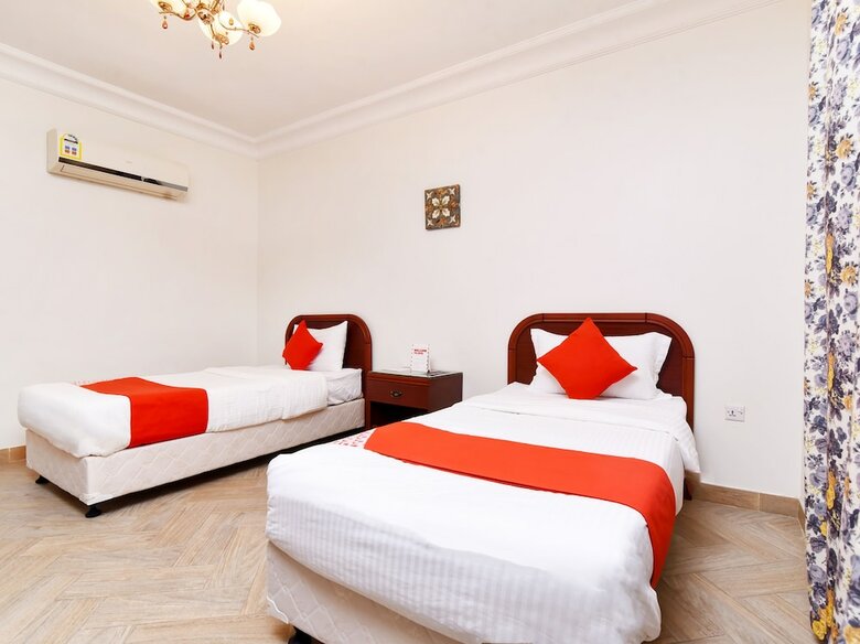 Oyo 415 Golden Gate Hotel