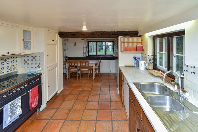 Apartamentos 17th Century Cottage