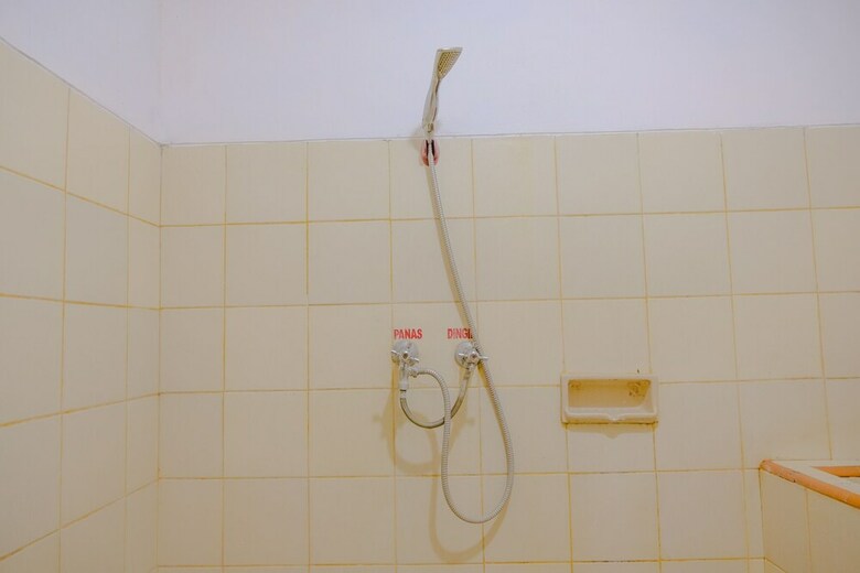 Hostal Spot On 2638 Hotel Raya
