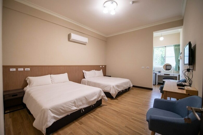 Bed & Breakfast Loju Sunrise Inn