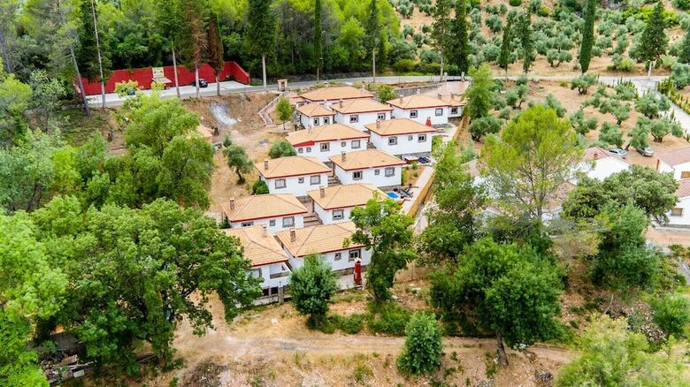 Apartamentos El Madro�al