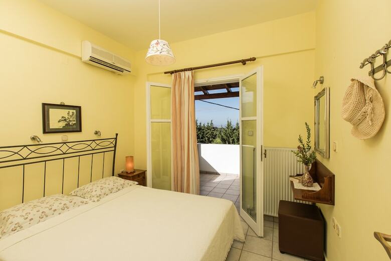 Artos Apartments