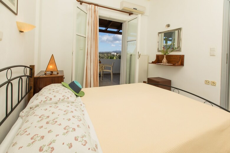 Artos Apartments