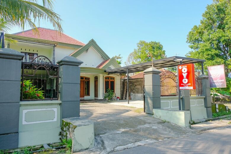 Hostal Griya Kinanthi Family