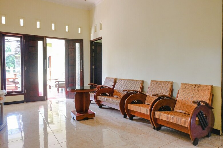 Hostal Griya Kinanthi Family