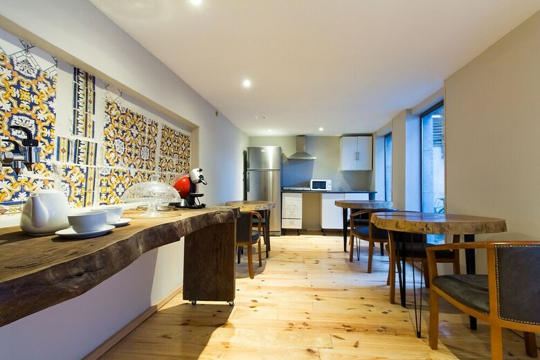 Bed & Breakfast Feel At Home Guest House
