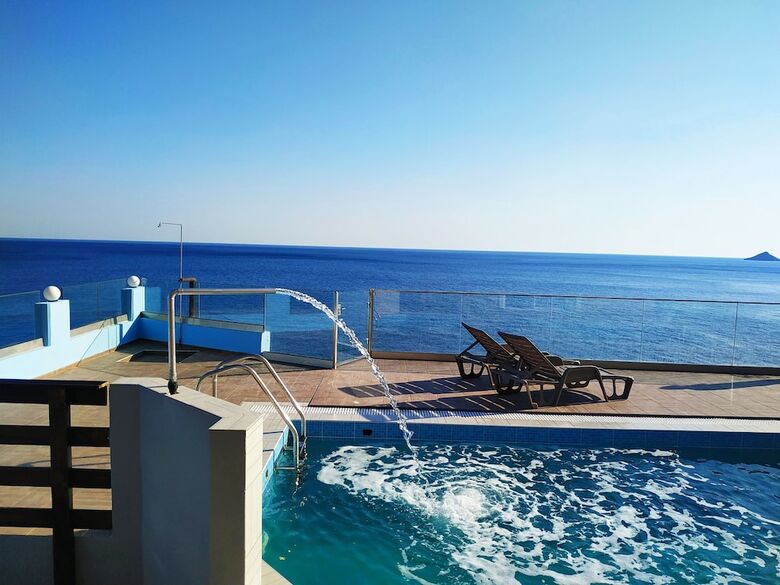 Luxurious Villa Paradise Private Beach