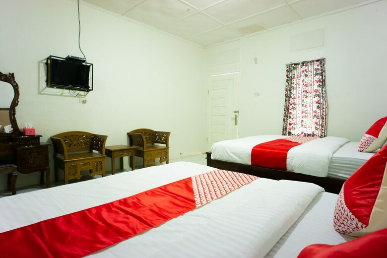 Oyo 2410 Intan Hotel