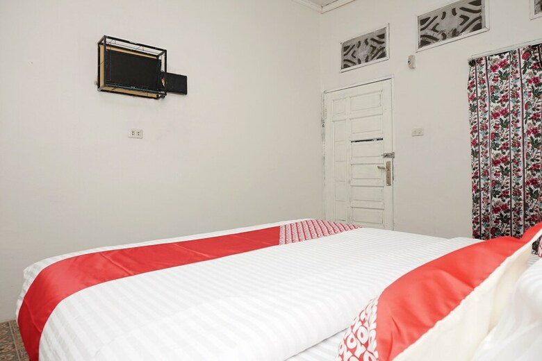 Oyo 2410 Intan Hotel