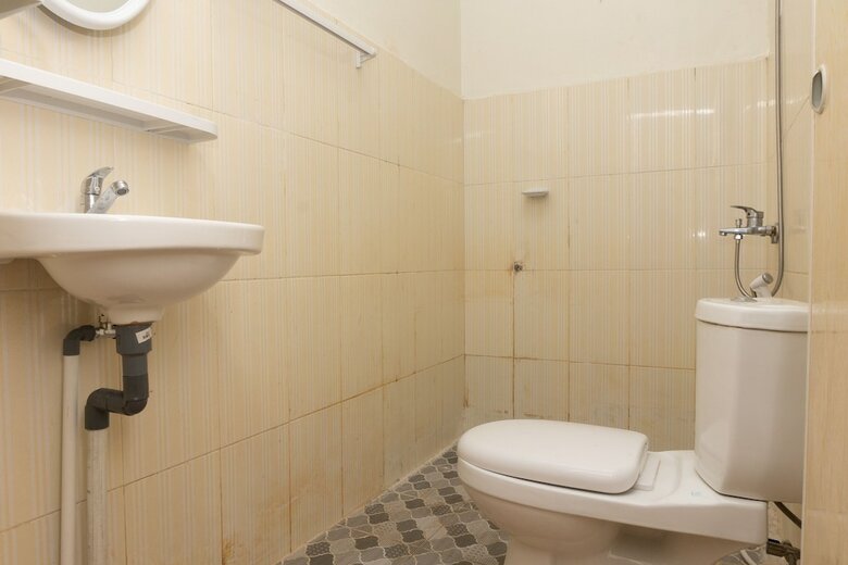 Oyo 2410 Intan Hotel