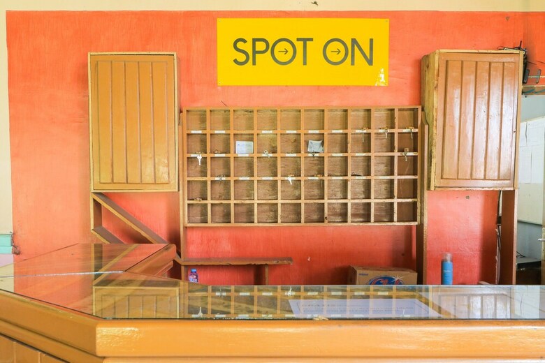 Hostal Spot On 2465 Hotel Raung View