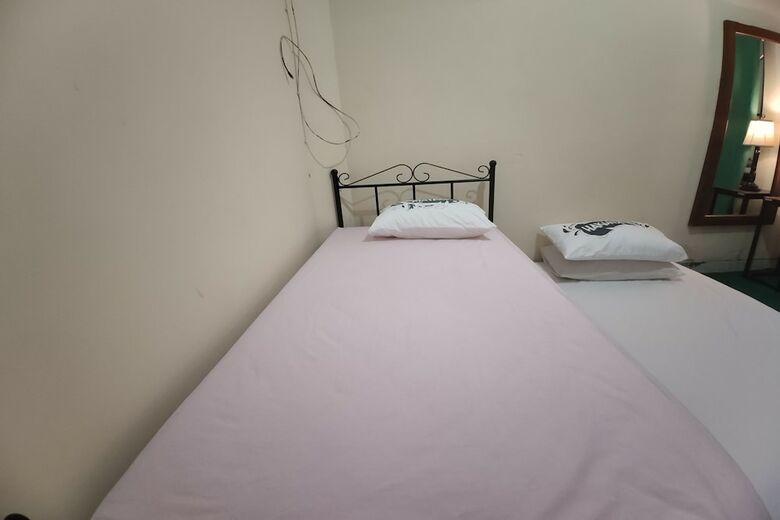 Hostal Spot On 2789 Omah Jenitra Syariah