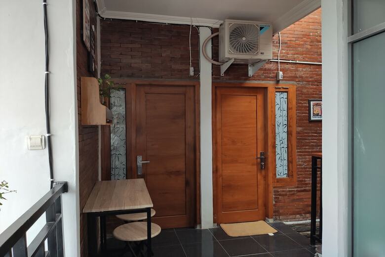 Hostal Spot On 2789 Omah Jenitra Syariah
