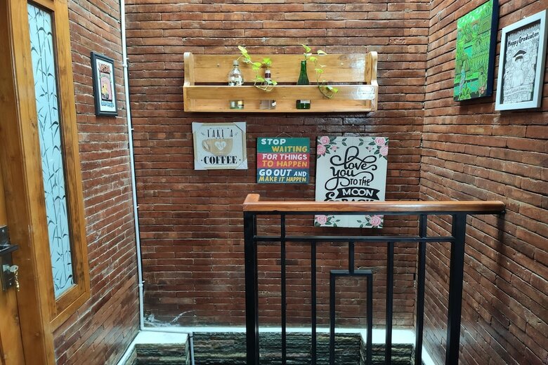Hostal Spot On 2789 Omah Jenitra Syariah