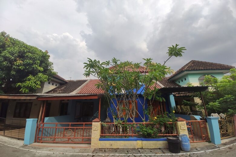 Hostal Spot On 2789 Omah Jenitra Syariah