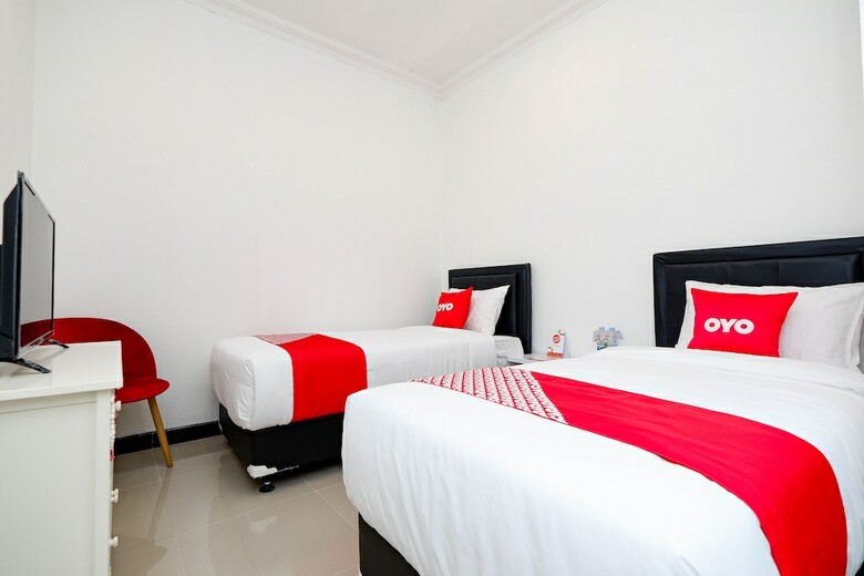 Hotel Oyo 1611 Four D'home