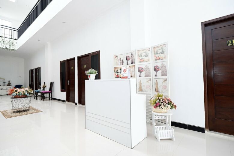 Hotel Oyo 1611 Four D'home