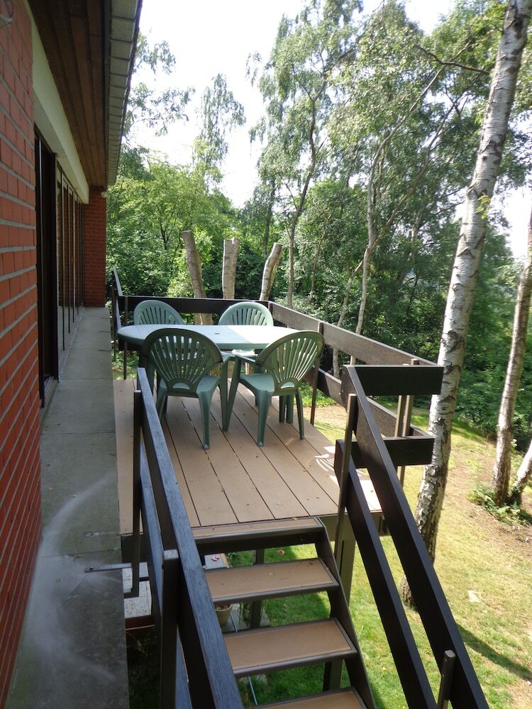 Green Hill Apartment