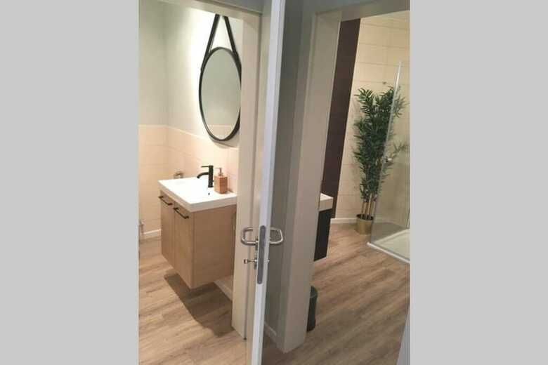 Apartamentos Luxury Large 4 Beds, 3 Balconies, 110 M2 - Free Parking