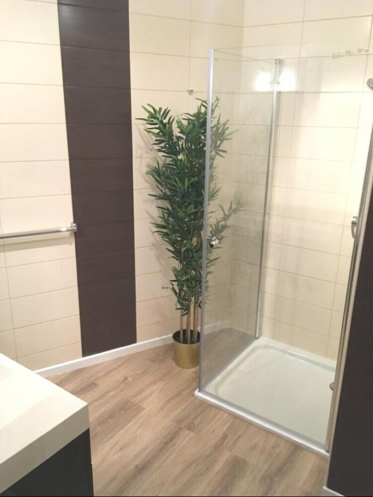 Apartamentos Luxury Large 4 Beds, 3 Balconies, 110 M2 - Free Parking