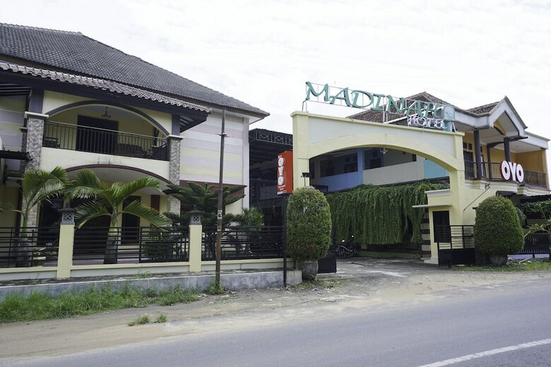Hotel Madinah Syariah