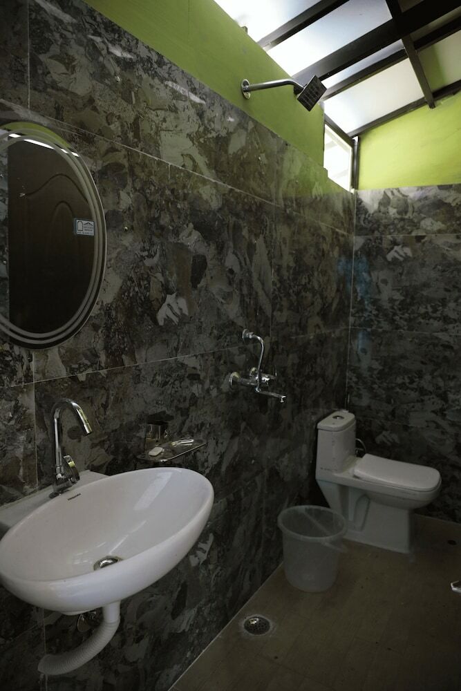 Hotel Rakatal Rocks Resort