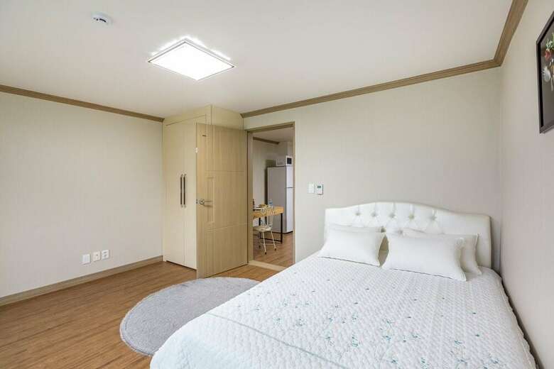 Pension Paradise Geoje (Beach)